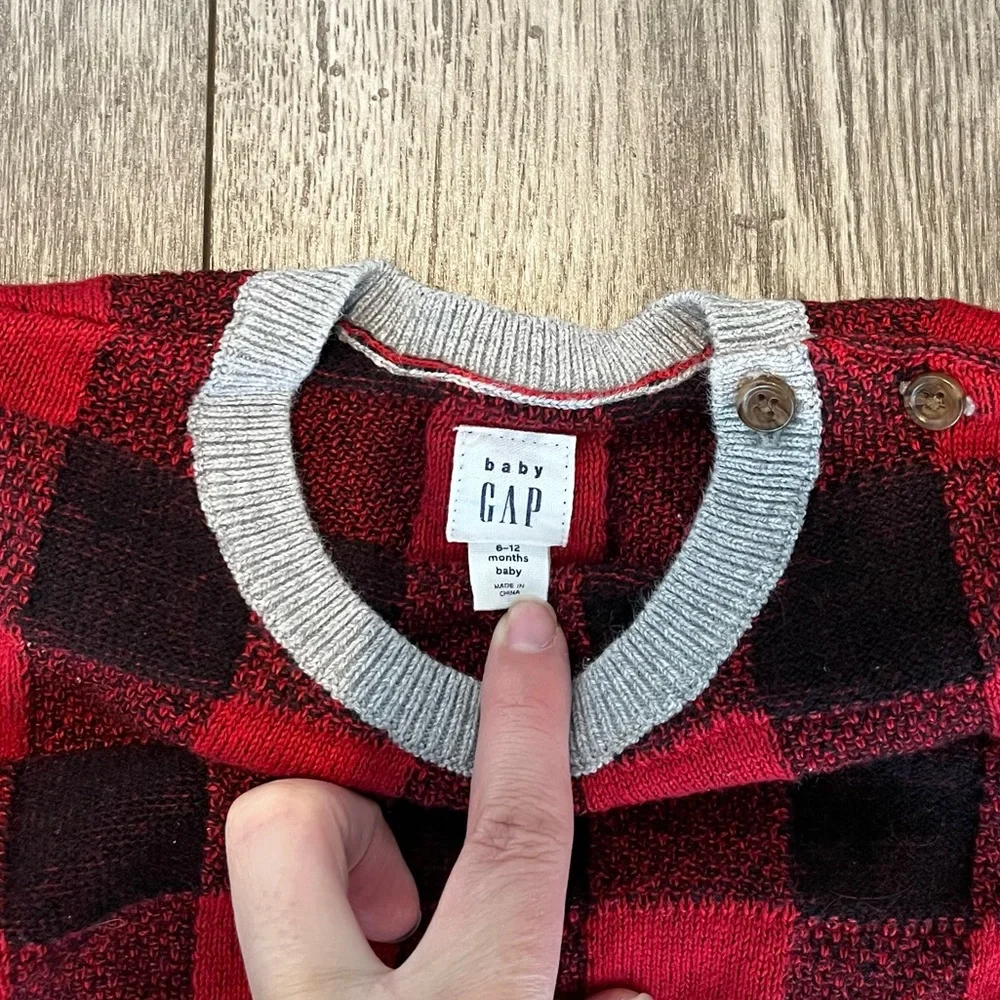 Baby Gap Boy’s Buffalo Check Plaid Knit Sweater Button Collar 6-12 Months